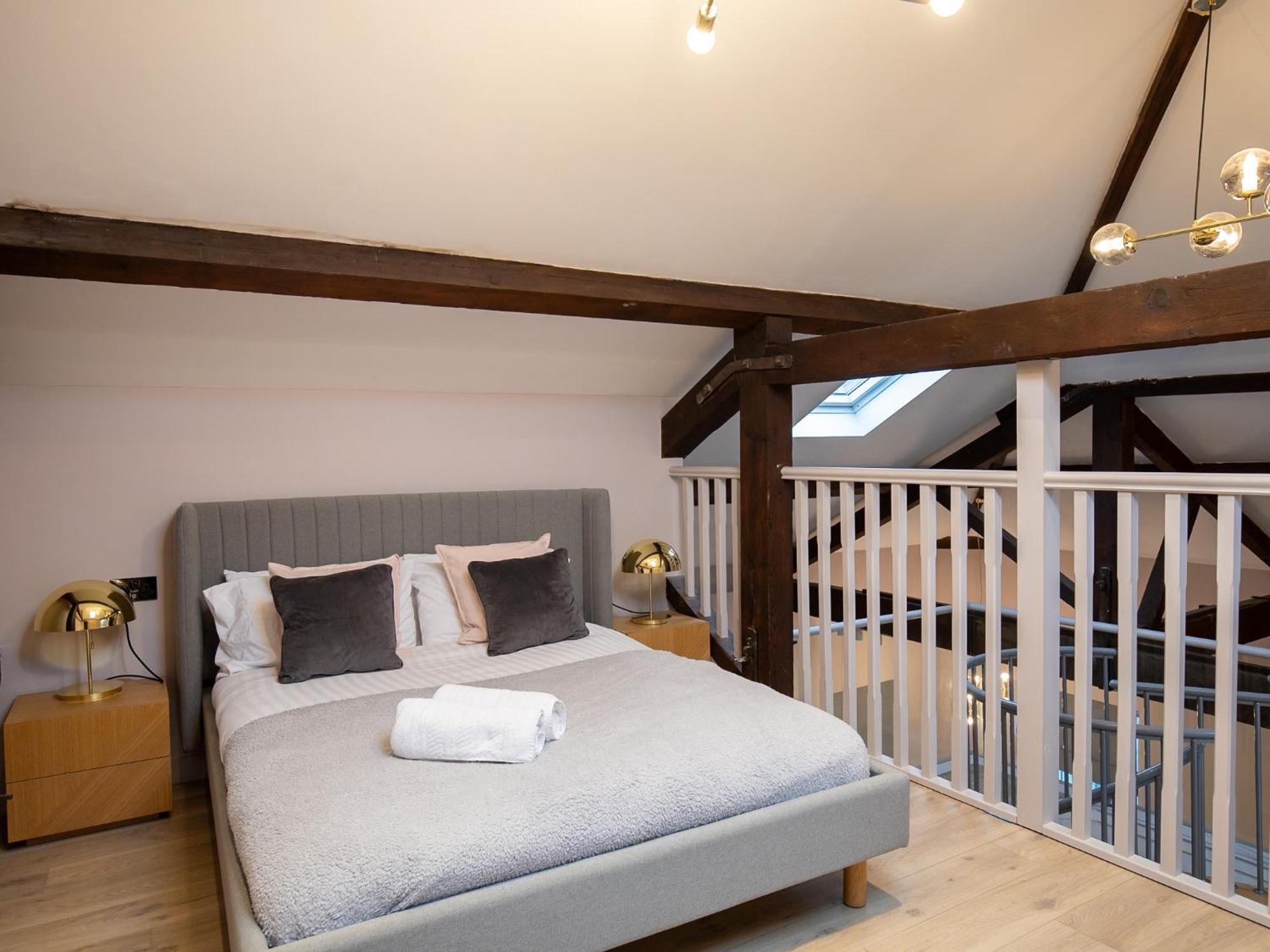 Apartment M1 Centre 3 Bed 3 Bath Luxe Penthouse